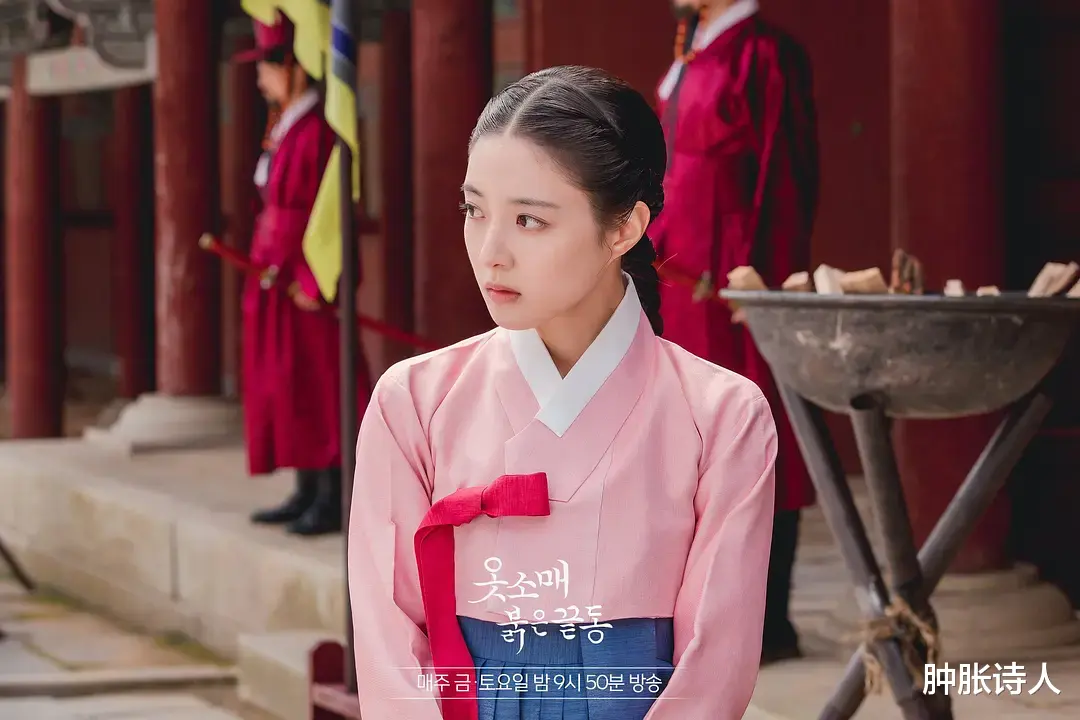 衣袖红镶边|《衣袖红镶边》：第6集收视飙升，沐浴戏受观众好评