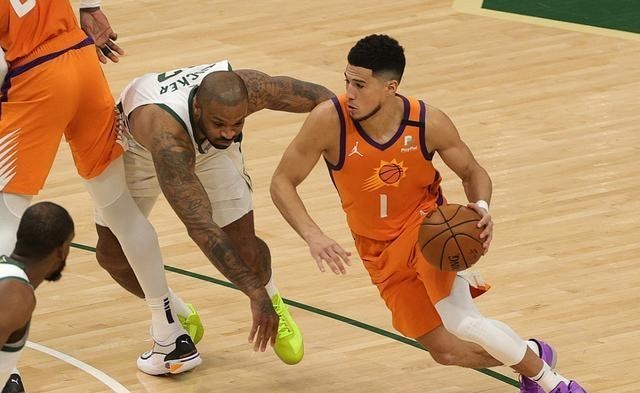 清浅微笑的我|1天3消息！塔克或离开雄鹿，湖人追逐洛瑞，小丁下赛季确定复出