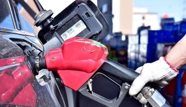 油价 油价涨幅接近上调红线，今天4月30日加油站，92、95号汽油零售价