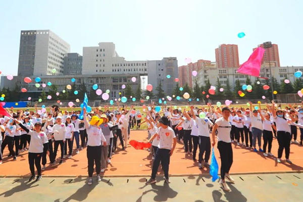 黄河新闻网长治 和平医院开展首届户外拓展训练活动