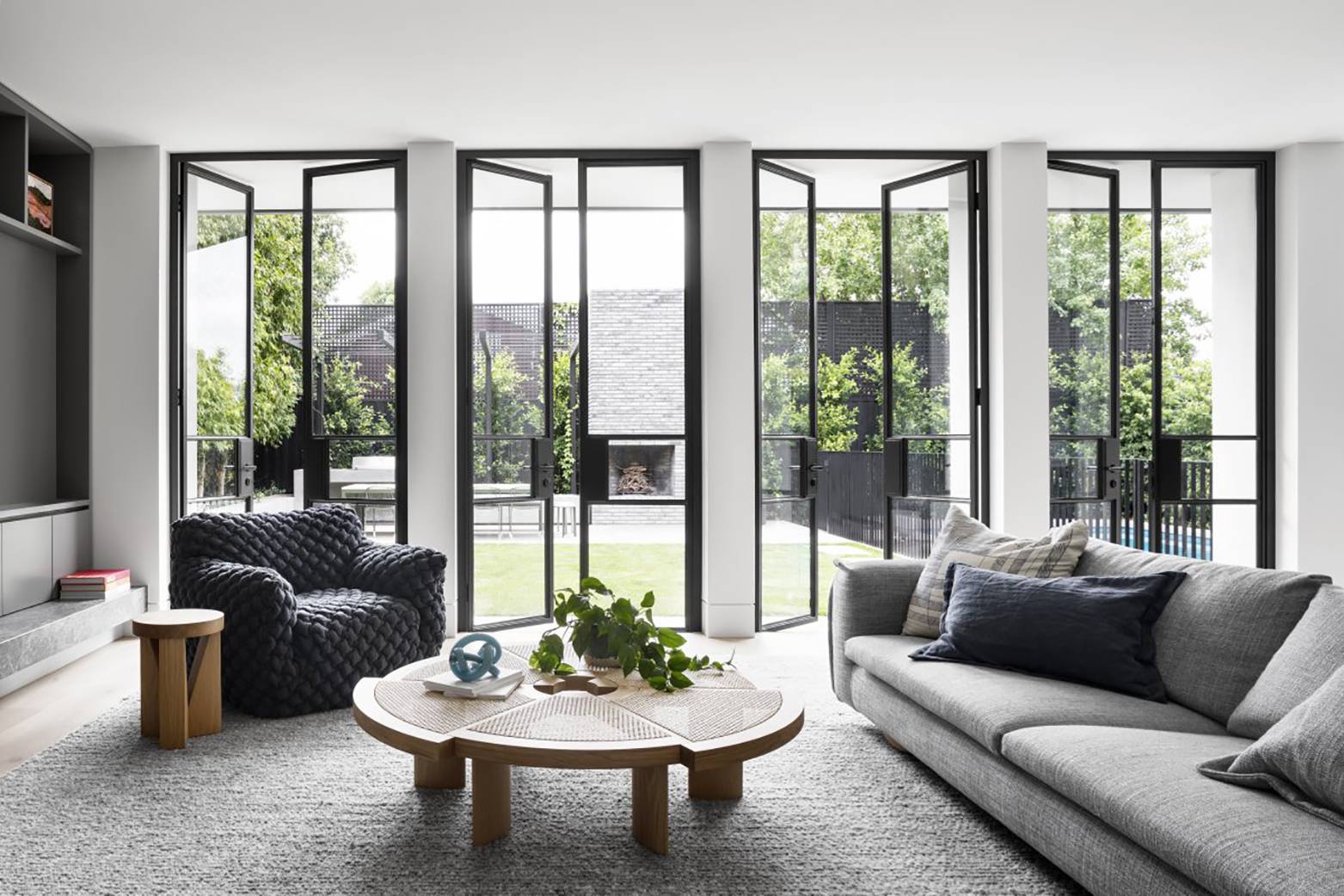 GUBI、B&B、Cassina | 简而雅的现代时尚,藏不住的诗意艺术