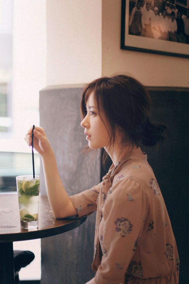 |冷艳美人尹善英 洋装美照惹人爱