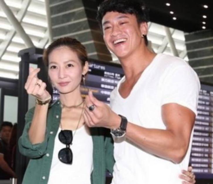 何润东|何润东：3次表白孙俪被拒，转身娶了百货柜姐，如今他们过得怎样