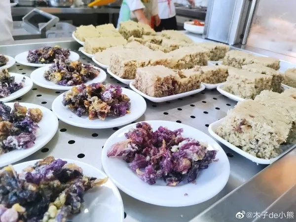 法制播报 酸了！高校食堂玫瑰宴冲上热搜，画面曝光“馋哭”网友！