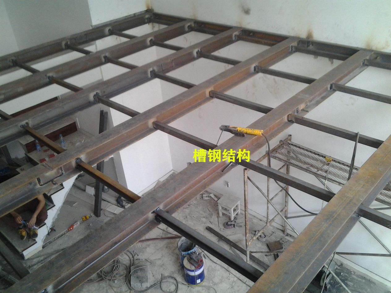 打了个如意算盘,层高4米7我准备现浇一个隔层,物业凭啥拦着不让?