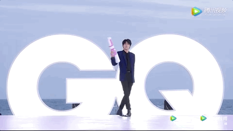 超模|顶流明星“集体翻车名场面”来了!尬笑、黑脸、手足无措:这些承包了我一年的快乐