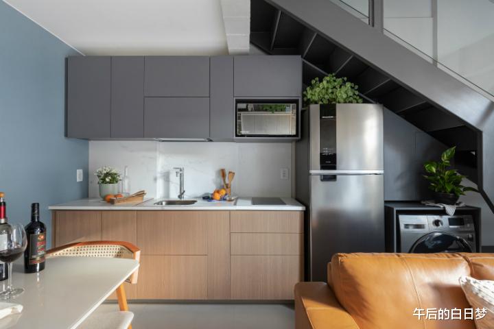 |仅有45㎡的跃层小公寓，虽然紧凑但也有着欢笑，两个人的浪漫暖窝