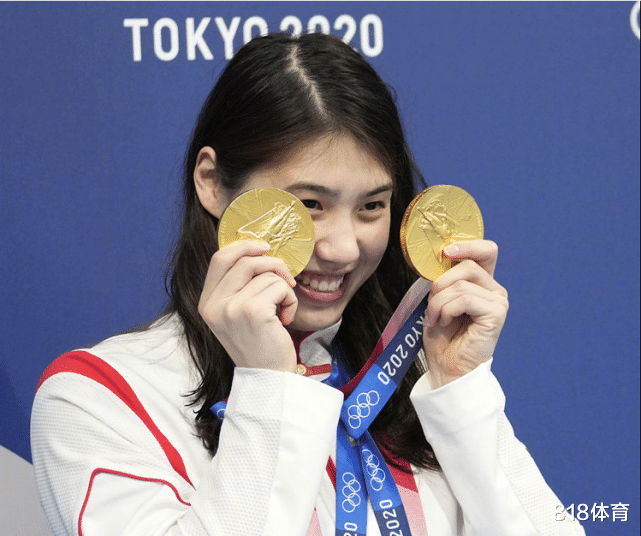 张雨霏|张雨霏: 母亲22岁就生我是个辣妈 她打扮特潮流每天还给我买美美的衣服
