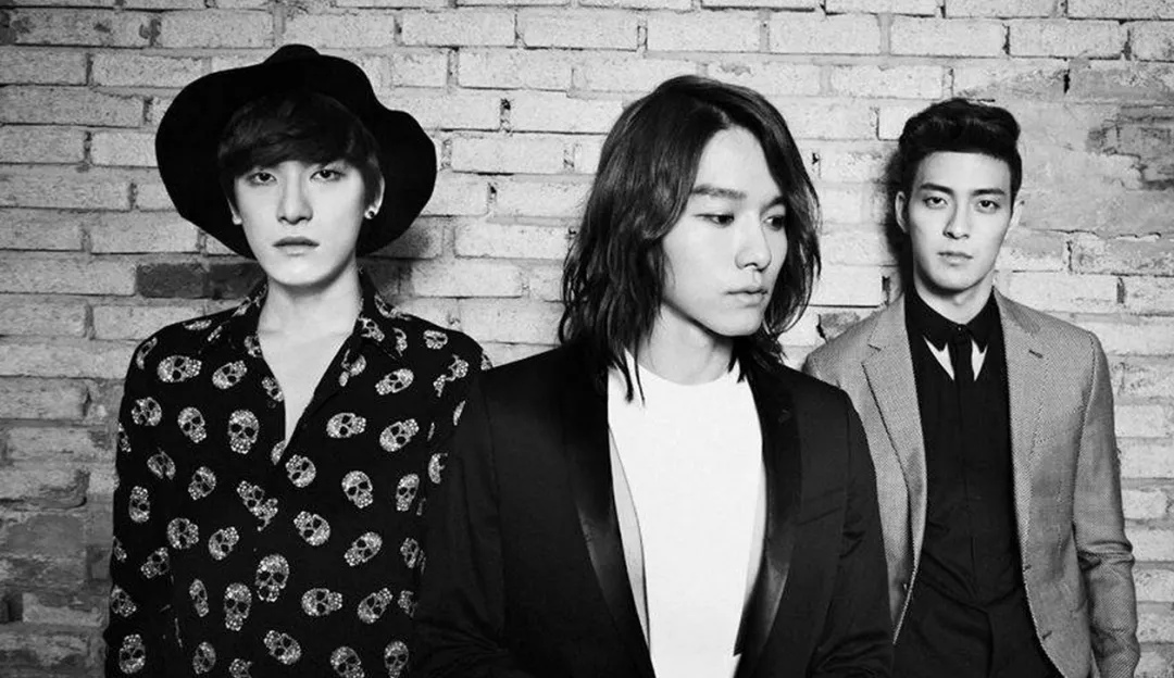 关晓彤|193cm的亚裔男神终于回归了！因伤退圈6年，如今复出秒杀小鲜肉！