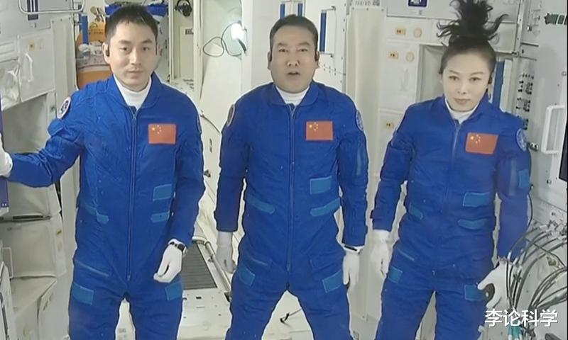 宇航员|神舟十三号宇航员，为何脸部集体浮肿？太空到底有多危险？