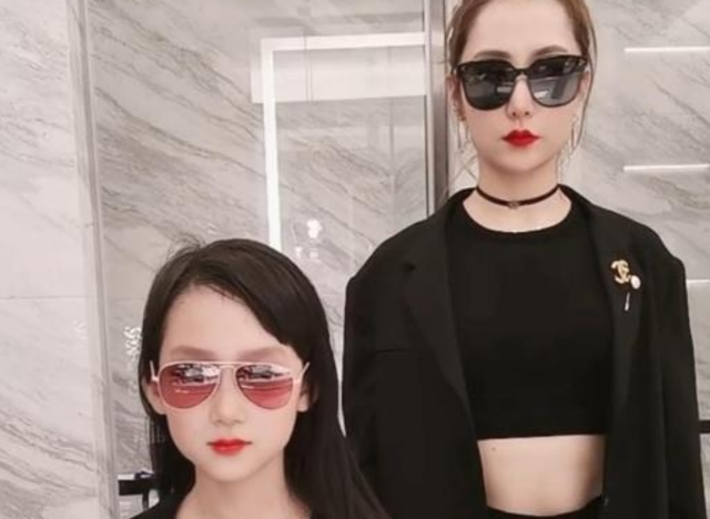 白冰|白冰与女儿共舞，7岁一一气质恬静，网友：翻拍玉漱的最佳人选
