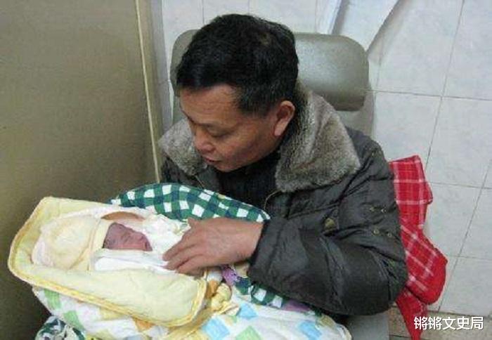 |父亲姓“操”，不愿让女儿随自己姓，奶奶取一个名字，获全家赞同