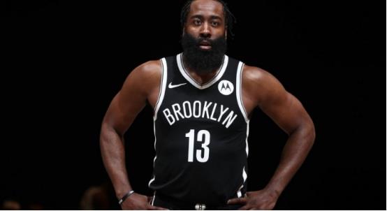 詹姆斯·哈登|哈登的實(shí)際出手很多，因?yàn)樗€有大量的罰球，罰球不算在出手?jǐn)?shù)里