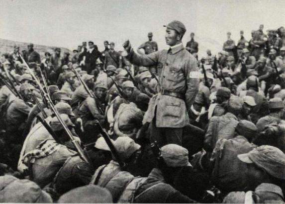 韩先楚|韩先楚究竟有多厉害?一生无败绩被载入美军军史,毛主席破格提升