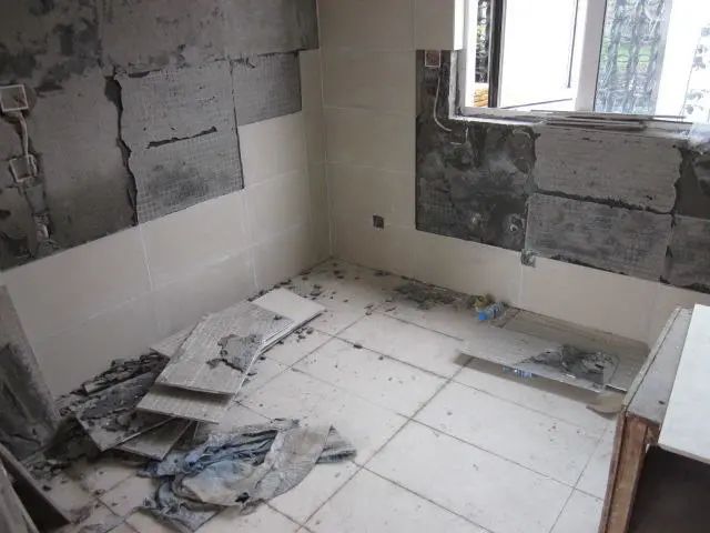 为什么德国铺砖都用瓷砖胶,中国却火不起来?听完才知该选哪种了