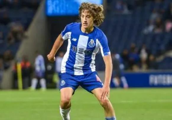 |年纪已经大了,但是他们依旧活跃在球场上的球星都有谁呢