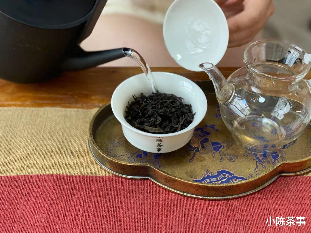 麻花|岩茶的第一道茶汤能喝吗？它不是洗茶水吗？怎么还叫还魂汤？