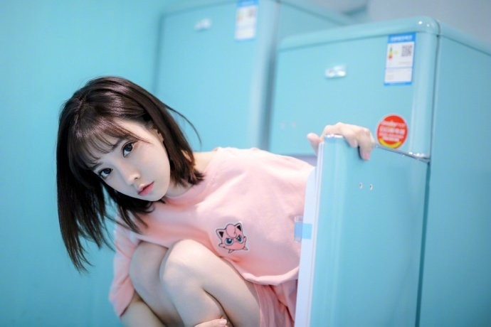 冯提莫|冯提莫素颜被誉娃娃肌！保养得宜颜值不变，和出道时一模一样