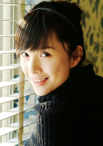 靳东|靳东妻子李佳，晒出近照，打扮低调随性，他们的大儿子实在太帅了