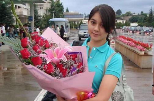 张铁林|张铁林的混血女儿已长大，皇阿玛基因太好，女儿颜值不是一般的高