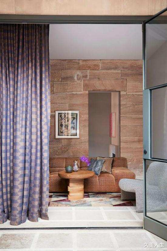 住进19世纪末的历史建筑 每一件家具都像展品