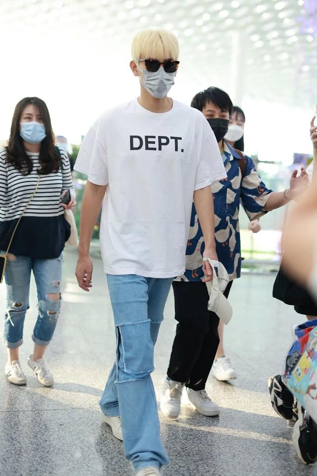 赵又廷|男星街拍 | 陈飞宇金发造型亮相，哈里和梅根现身纽约