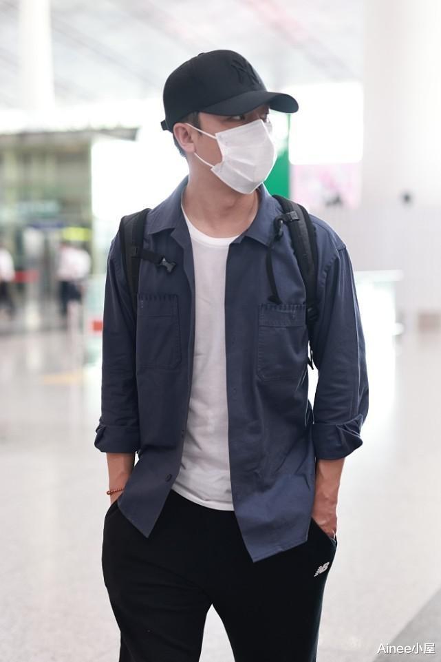 Ainee小屋|黄轩肉嘟嘟不算瘦，1米77穿宽松休闲裤，可惜有点给比例拉后腿