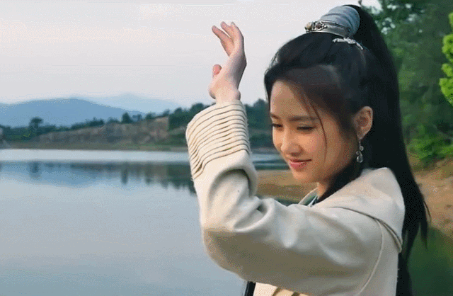 倪妮|她曾是张艺谋力捧的“小花”，前途无量，只因一条内裤毁了前程？