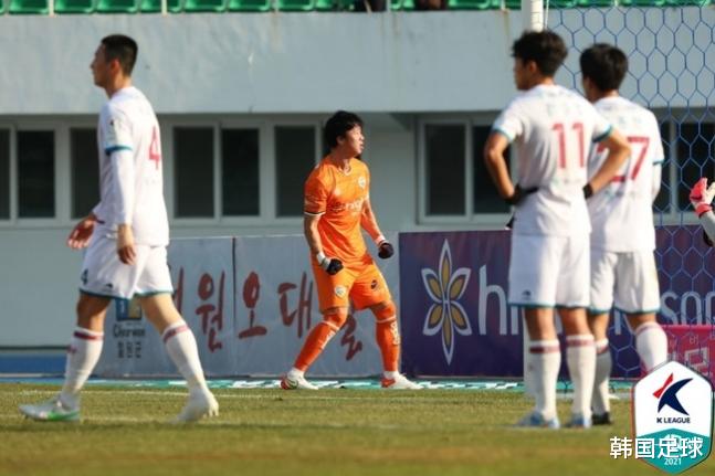 江原fc|胜利大逃亡！江原FC主场绝境逢生，明年K1联赛还有他们