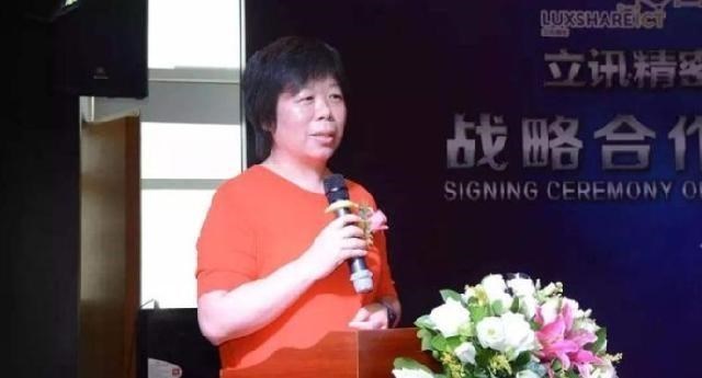 胡小小乖|王来春：富士康第一批厂妹，创业后“抢”东家生意，身家达百亿