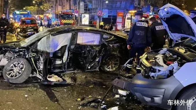 法国一辆特斯拉出租车事故造成1死20伤,司机称车辆刹车失灵