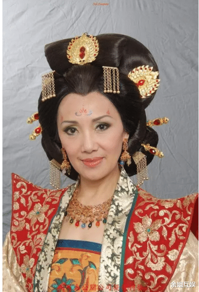 韩马利|66岁韩马利病后首露面，3婚2离终获幸福