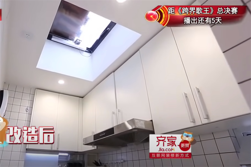 |单亲妈妈带儿女蜗居21㎡简易房，每晚睡邻居厨房？真相让人心酸