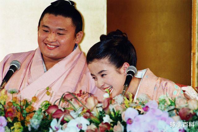 |相扑选手退役后都会减肥！贵乃花暴瘦170斤 化身中年型男