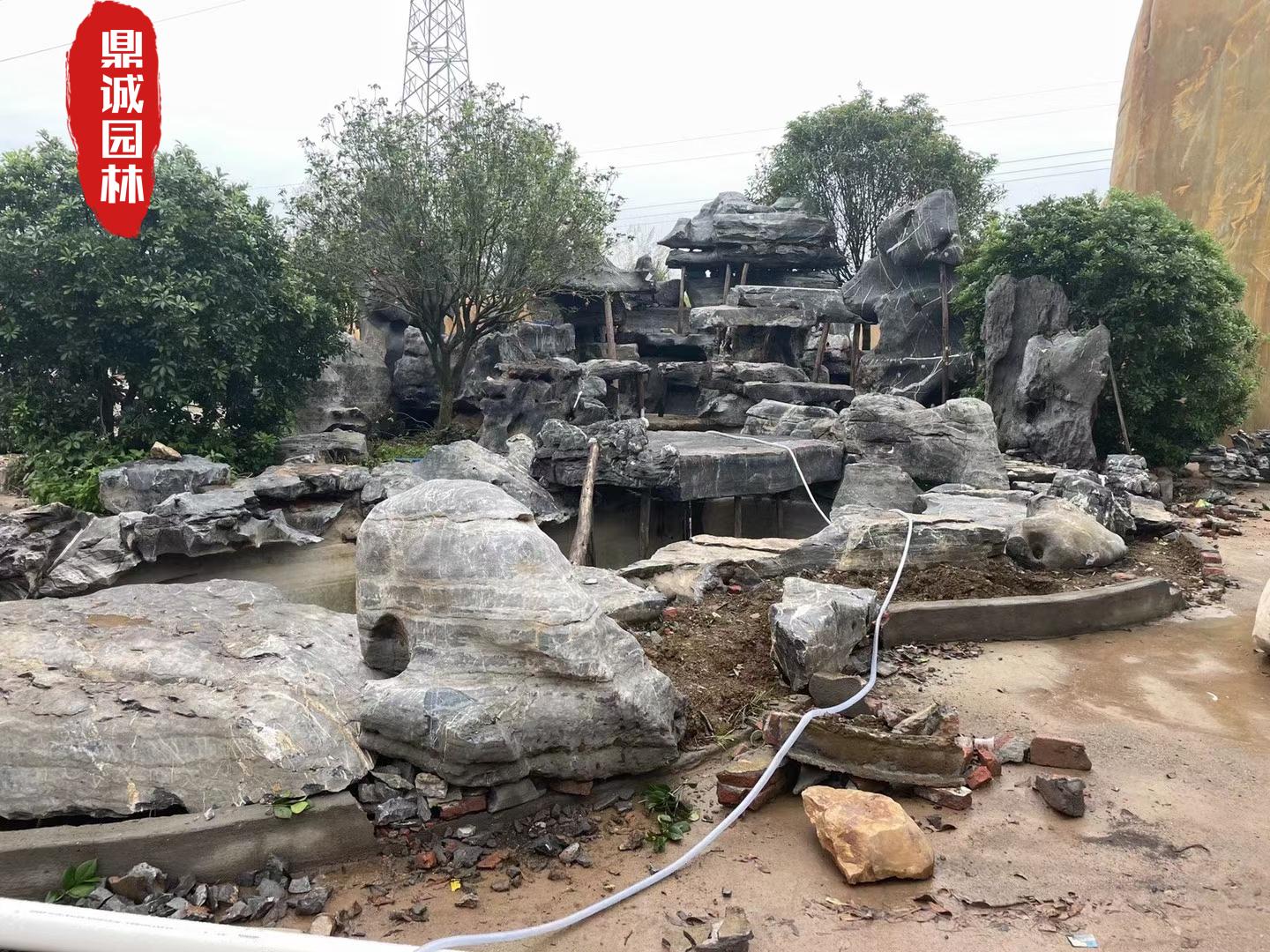 太湖石庭院别墅假山造景设计