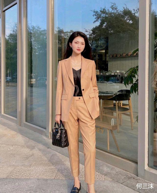 何三沫 怎么搭配服装才显瘦？注意几个穿搭技巧，既显瘦又显腿长