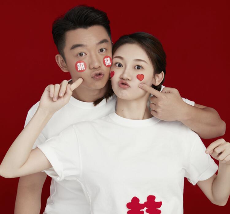 郑恺|看了郑恺31岁前任女友近照，再看看现任妻子，简直不是一个档次的