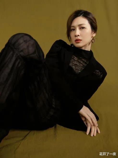 街拍|亮剑女神童蕾：从李云龙老婆到亿万富豪阔太，风光7年后负债1.4亿