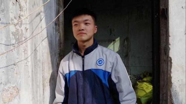 萌听小c姐|云和男孩父母双亡，11岁少年捡破烂打零工，六年替亡父还清3万元