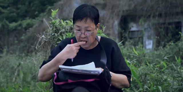 侯明昊|终身未嫁，一辈子租房，74岁的她却拿下12个导演奖