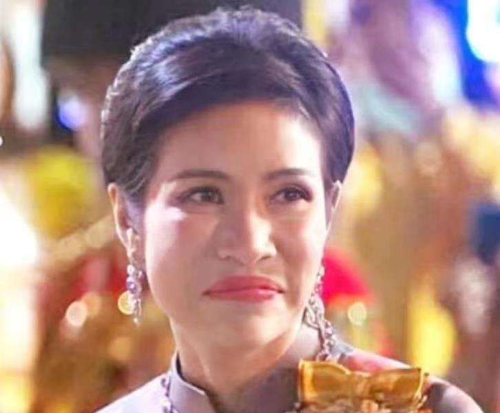 诗妮娜|诗妮娜暴露心思，当众对苏缇达“翻白眼”，藏不住情绪难怪只为妾