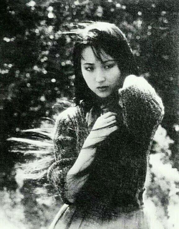 陈晓旭|陈晓旭：19岁演黛玉爆红，42岁去世，二婚丈夫如今生活幸福