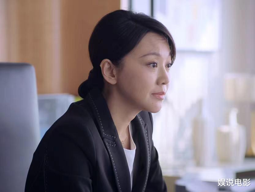 贺弘文|《突围》：闫妮饰演另类女强人，女儿和自己饰演不同年龄的石红杏