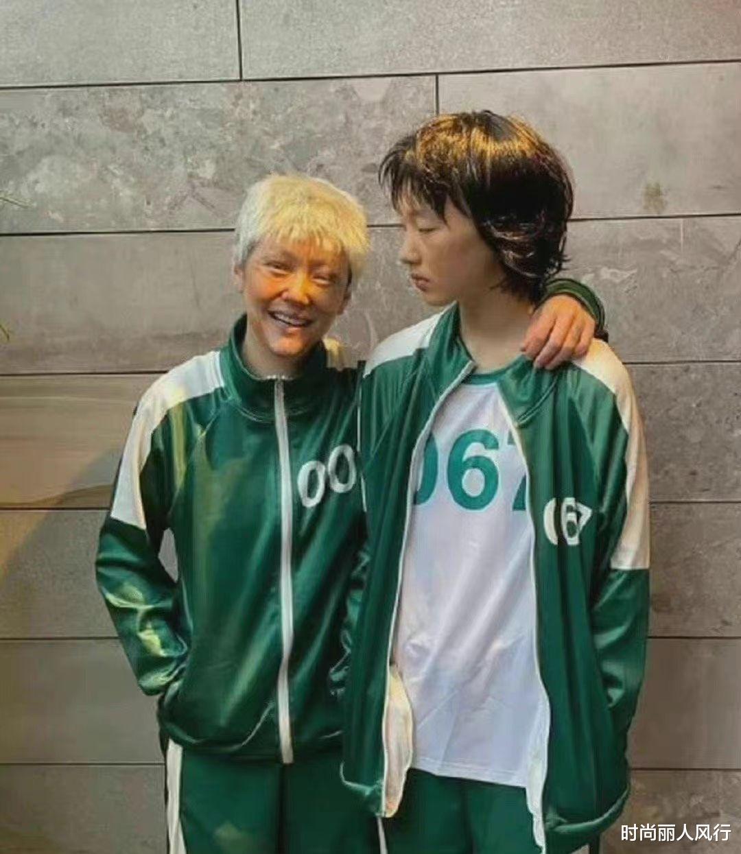 时尚丽人风行 小s全家过万圣节!一家人cos《鱿鱼游戏》穿校服,意外不丑更惊艳