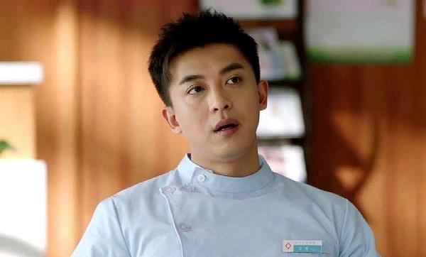 王一博|导演韦正再“搞事情”，联手《爱情公寓》三名主演推出新喜剧