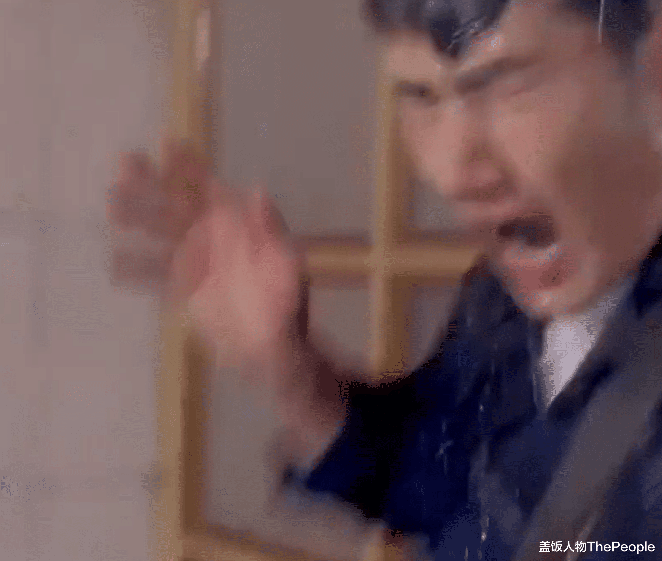 毁容|国产剧毁容还能更离谱？有人热油浇脸不起泡，有人脸被烫熟反变帅