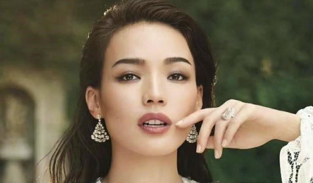 林志玲|被嘲长得像“鲶鱼”的3位女星：无一例外都有整容达不到的高级感