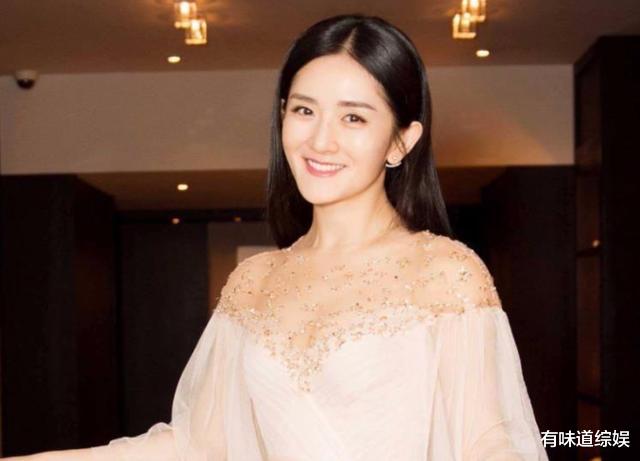 谢娜|谢娜在央视只主持了一期就被换掉，央视官媒给她12字评价，太真实