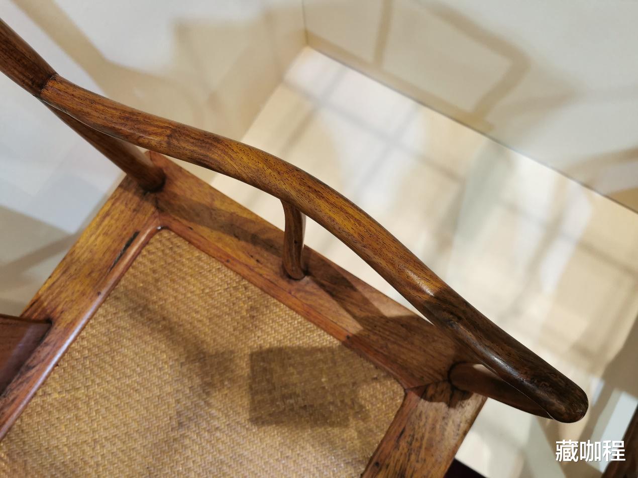 |单把估价40万，清黄花梨南官帽椅有一处特别