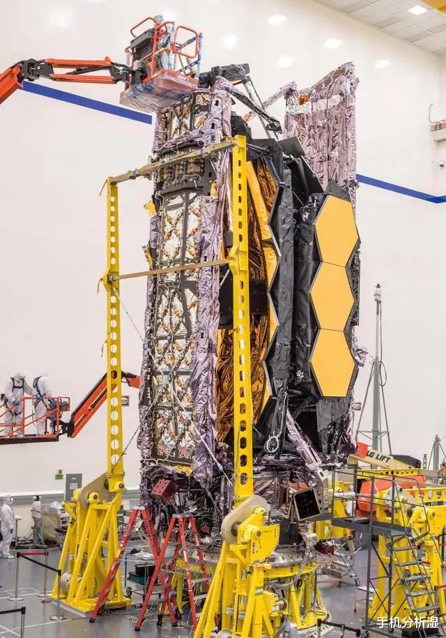 太空望远镜 这才是高科技，哈勃太空望远镜的继任者韦伯太空望远镜送往发射场